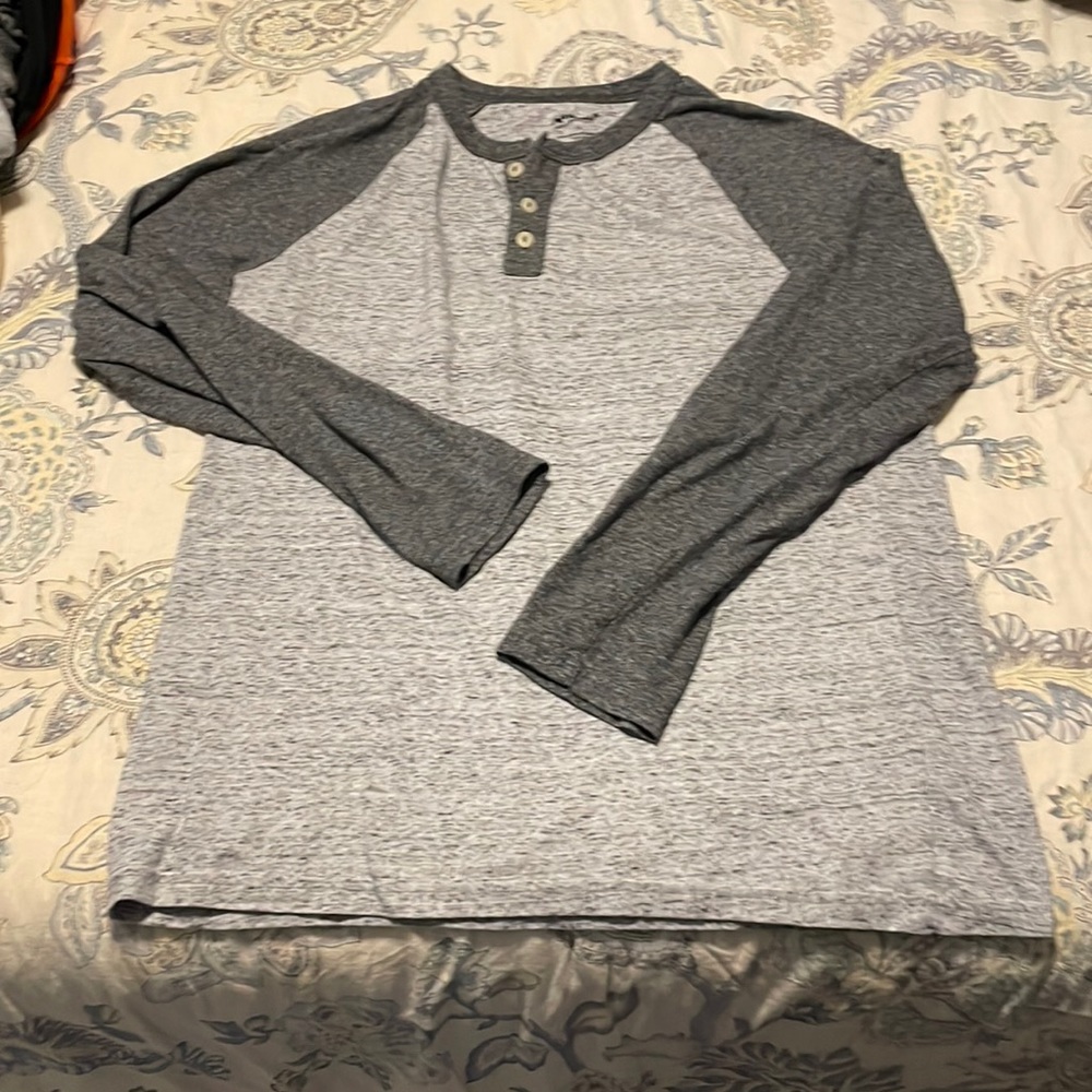 Grey on grey long sleeve Hensley size L